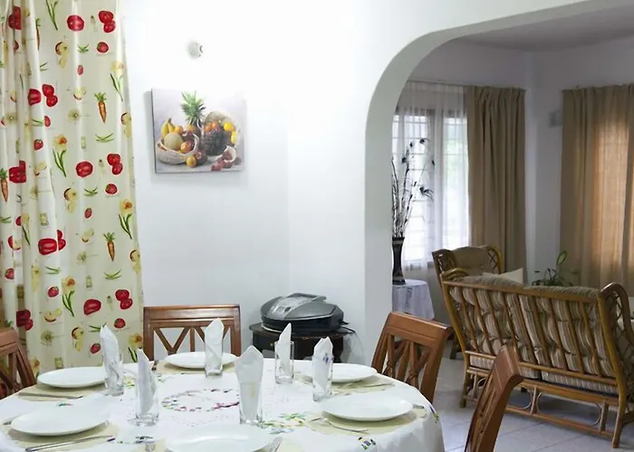 Le Manglier Guest house