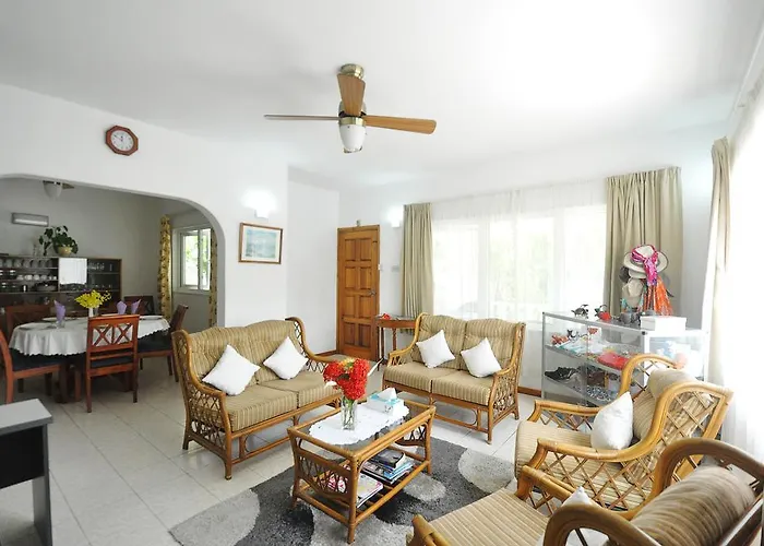 Guest house Le Manglier 3*